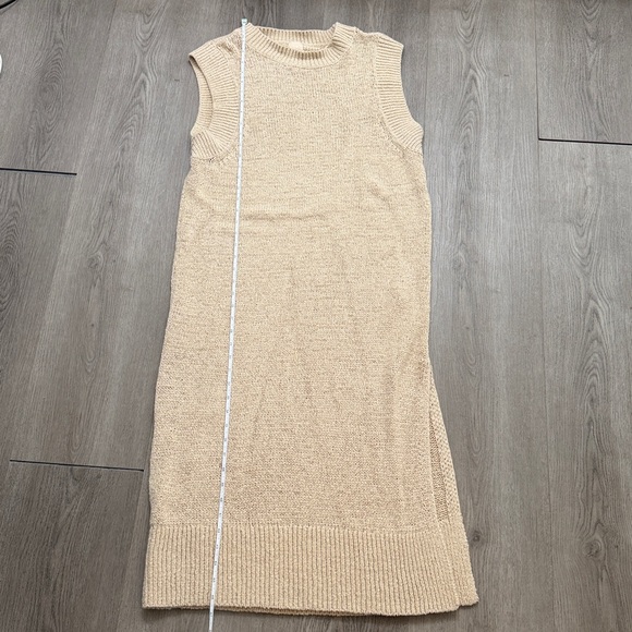 H & M Sleeveless Cream Knit Dress - Picture 4 of 4